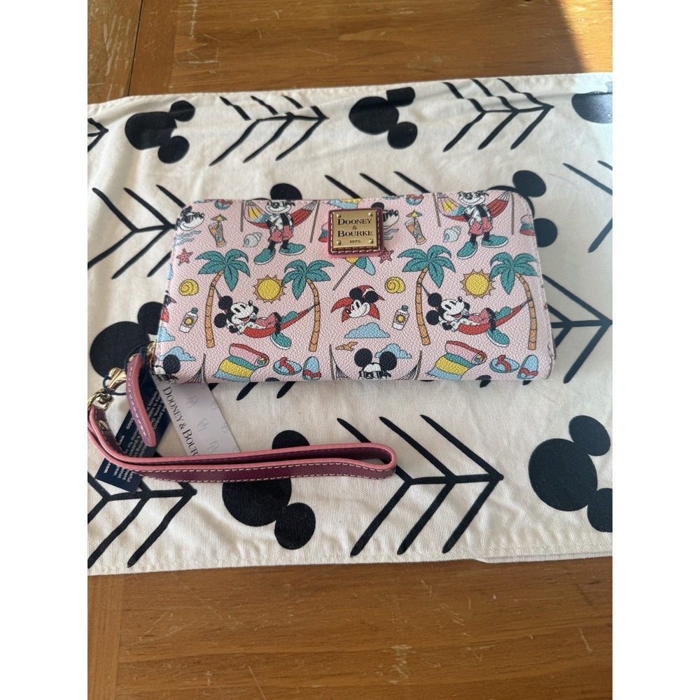 DOONEY  & BOURKE DISNEY PARKS MICKEY MOUSE SUMMER CLUTCH WALLET  NWT